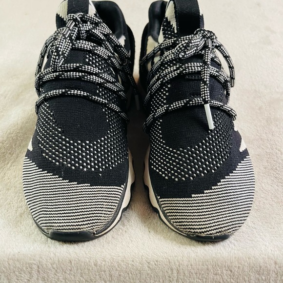 SOREL Kinetc Lace Sneaker Women 8 Black White Trainer Athletic Lace Up Shoes - Picture 2 of 10